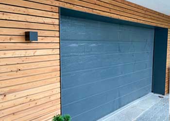 Garagenverkleidung aus Trespa® Fassadenplatten